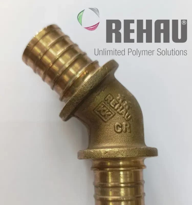 REHAU угол пластик 32×32