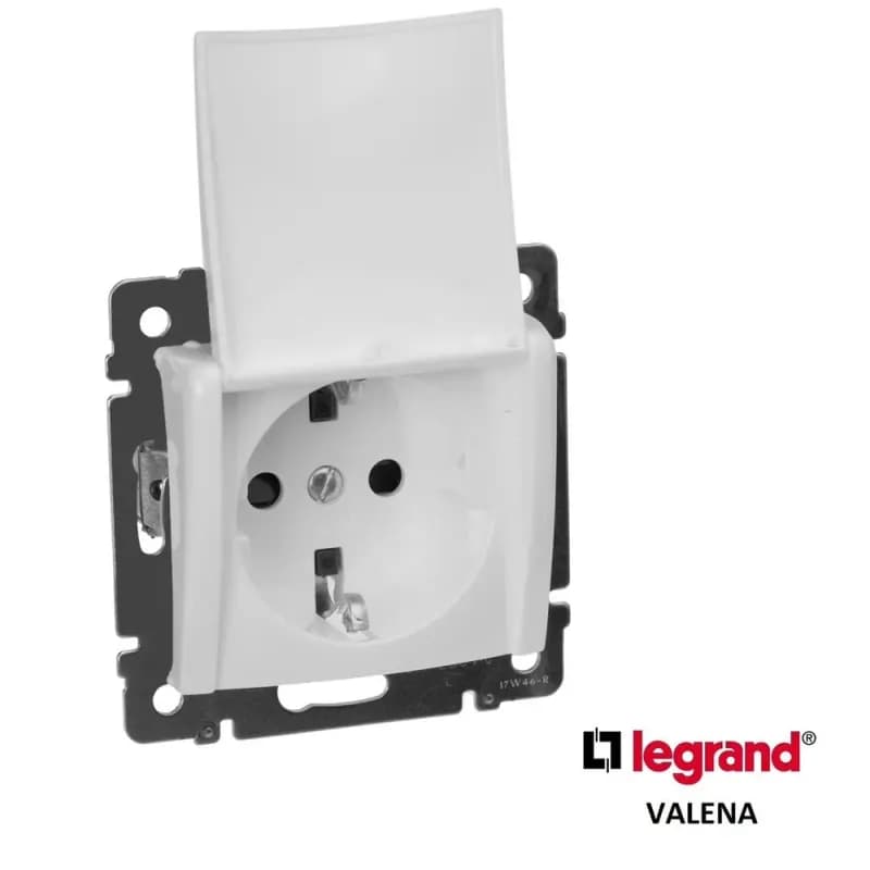 Legrand розетка с крышкой, белая